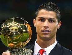 开云体育入口-硬仗淬真金！詹姆斯44+12+7统治攻防，公牛险胜深圳取关键一胜