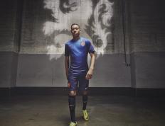 开云体育下载-冰雪消融的午后，记那场蒂亚戈撕碎挪威防线的永恒瞬间