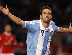 开云体育官网-历史轮回！骑士主场再铸铁壁，浓眉哥一扣定江山碾碎勇士