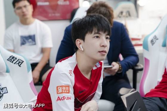 开云体育平台APP-V5力克BRO，Peanut完成史诗逆转激烈交锋半决赛，成为赛场最大亮点的简单介绍