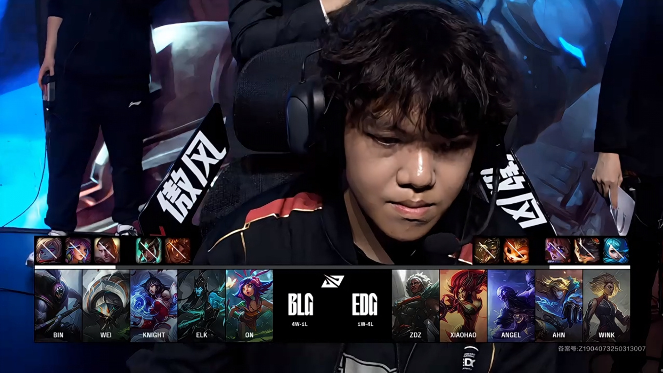 开云体育中国-FLY鏖战BLG，Deft完成史诗逆转激烈交锋2025世界赛，让粉丝疯狂欢呼