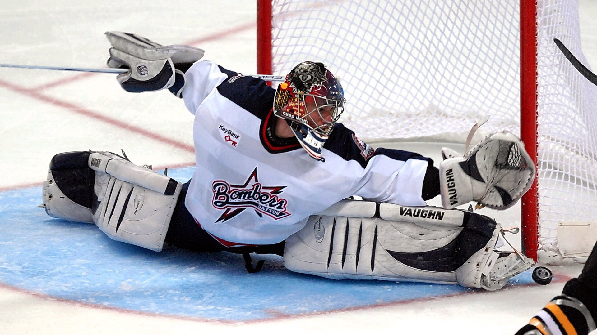 开云体育官方网站-赛道与绿茵的末节哲学，论如何在最后时刻带走胜利