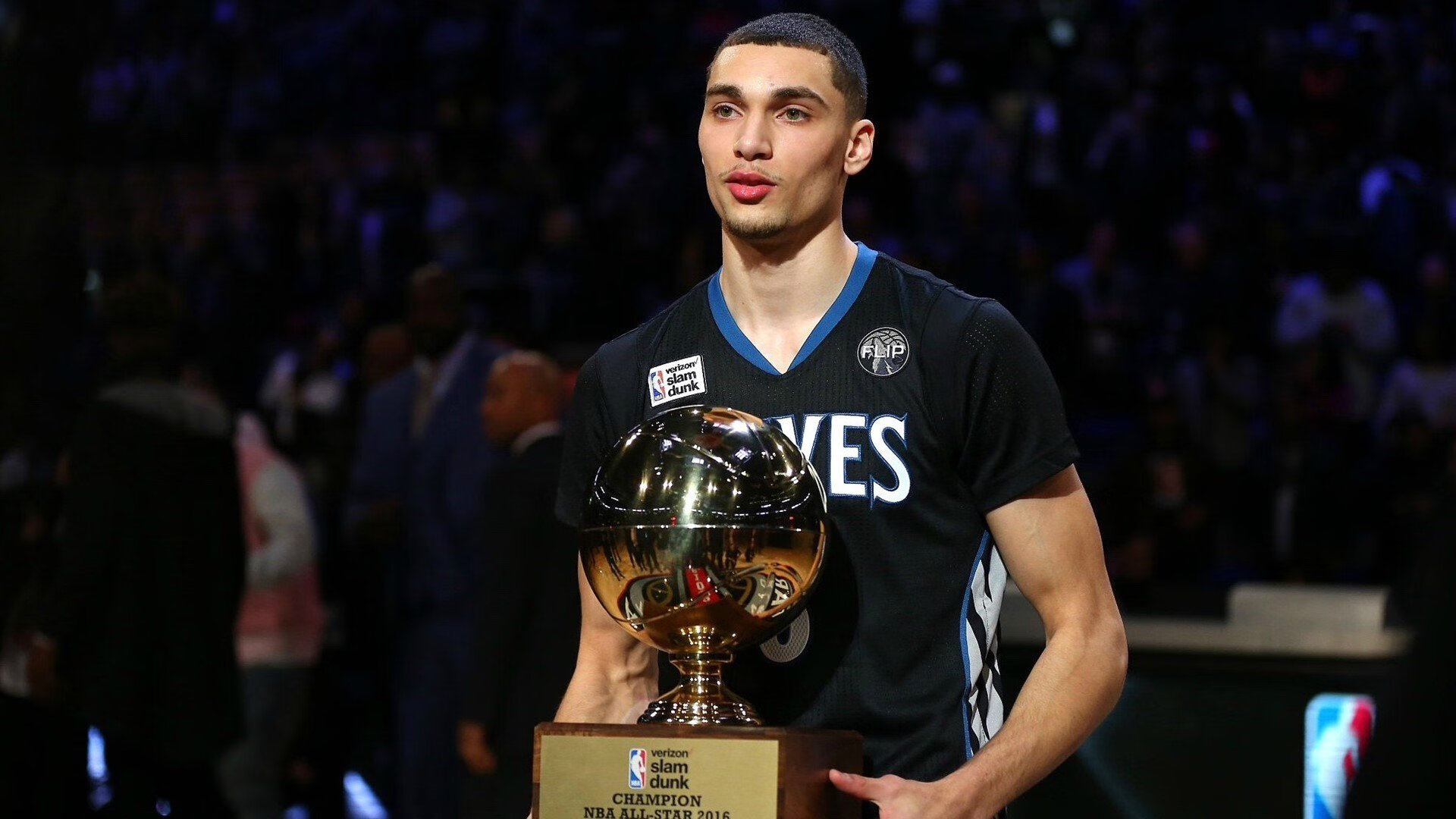 开云体育中国-暗夜淬火,重剑无锋,欧冠淘汰赛之夜与哈兰德的大场面本质