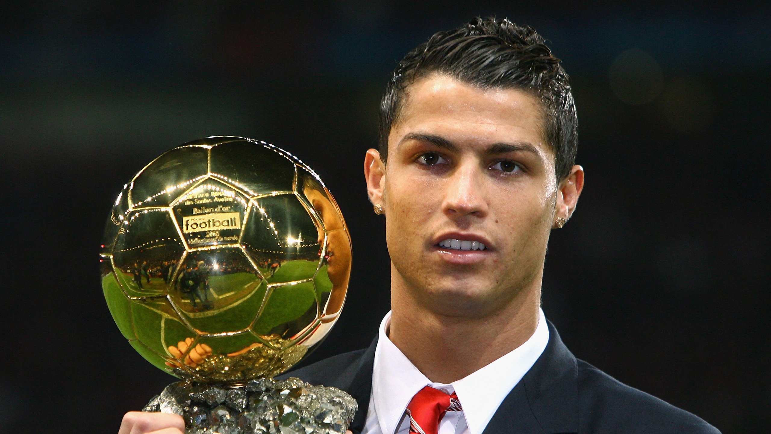 开云体育中国-双王冠，德约科维奇的统治力在美网泥沼与都灵殿堂淬炼成金